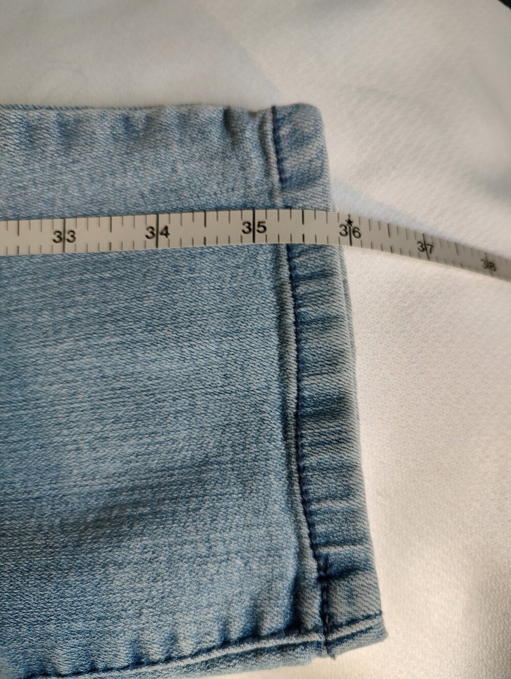 EUC D.Jeans Embroidered Jeans - Picture 10 of 11